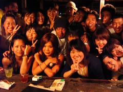 1泊1,000円~安宿 沖縄 リトルアジア ゲストハウス(屋上BAR)